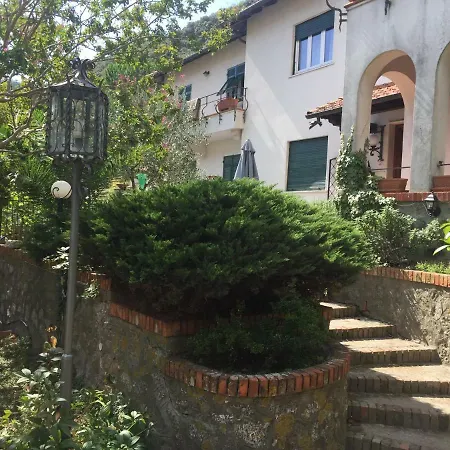 Villa In A 5 Km Dal Mare Albisola Superiore