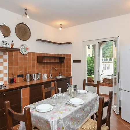 In A 5 Km Dal Mare Villa Albisola Superiore