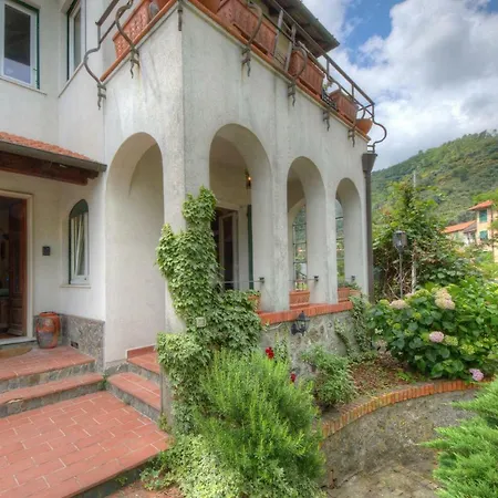 In A 5 Km Dal Mare Villa *