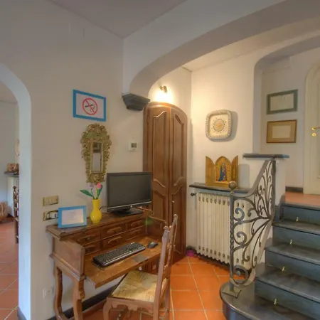 In A 5 Km Dal Mare Villa Albisola Superiore