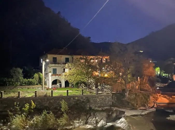 In A 5 Km Dal Mare Villa Albisola Superiore